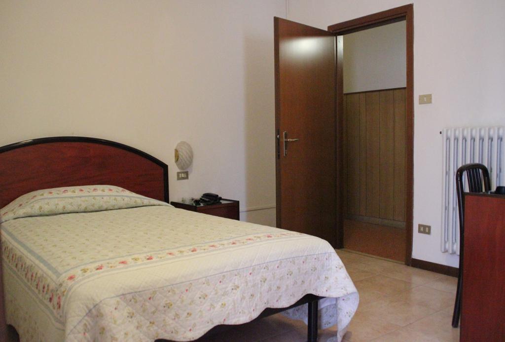 Nuovo Hotel San Martino Snc Casalecchio Di Reno Habitación foto